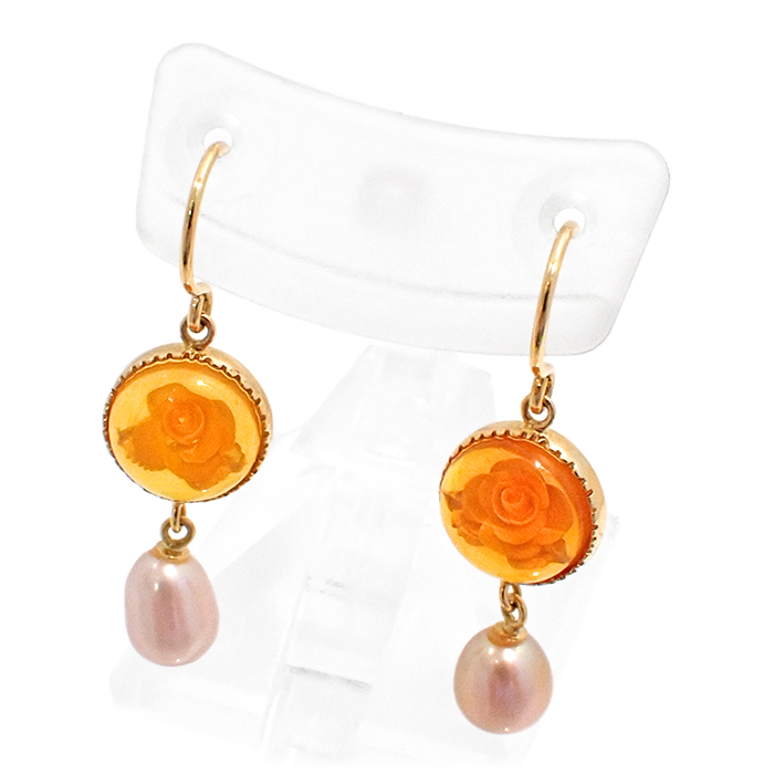 K18 淡水パール ピアス 花 フラワーモチーフ インタリオ彫り ゴールドカラー